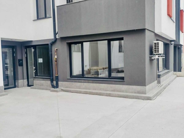 Дава се под наем Офис в Шумен, Център - 25 кв.м за 298.86 € - Снимка #1