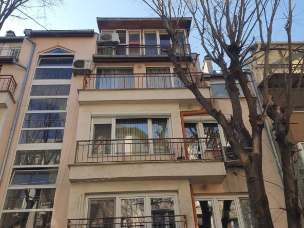 Двустаен апартамент в Варна, Център - 55 кв.м за 1768 €/кв.м - Снимка #1