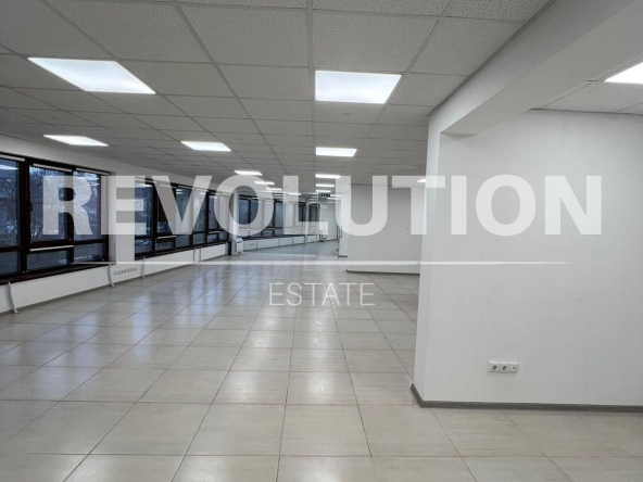 Дава се под наем Офис в Варна, Трошево - 240 кв.м за 1695.24 € - Снимка #1