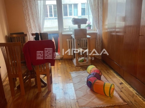Тристаен апартамент в София, Яворов - 80 кв.м за 2168 €/кв.м - Снимка #1