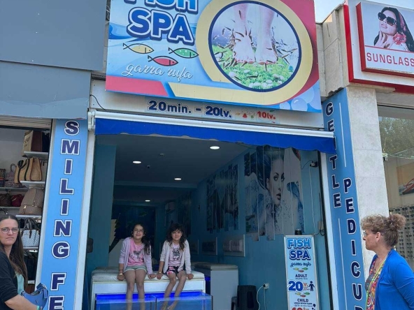 Дава се под наем Магазин в к.к. Златни пясъци - 45 кв.м за 9974.58 € - Снимка #1