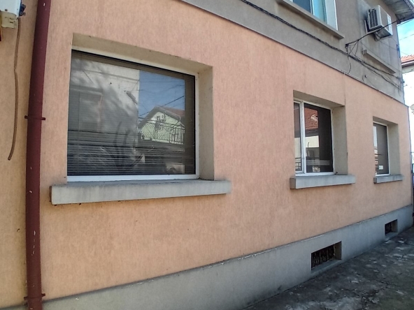 Етаж от къща в Плевен, Широк център - 90 кв.м за 567 €/кв.м - Снимка #1