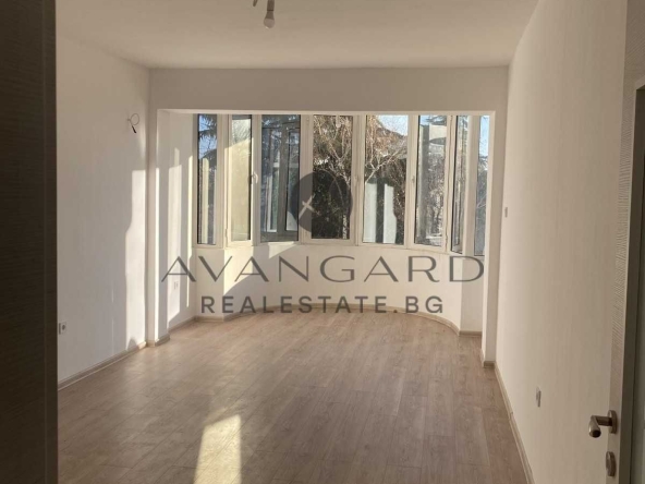 Тристаен апартамент в Пловдив, Кършияка - 71 кв.м за 1283 €/кв.м - Снимка #1