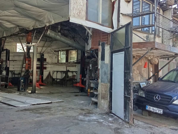 Дава се под наем Промишлена сграда в София, Люлин 1 - 150 кв.м за 997.05 € - Снимка #1