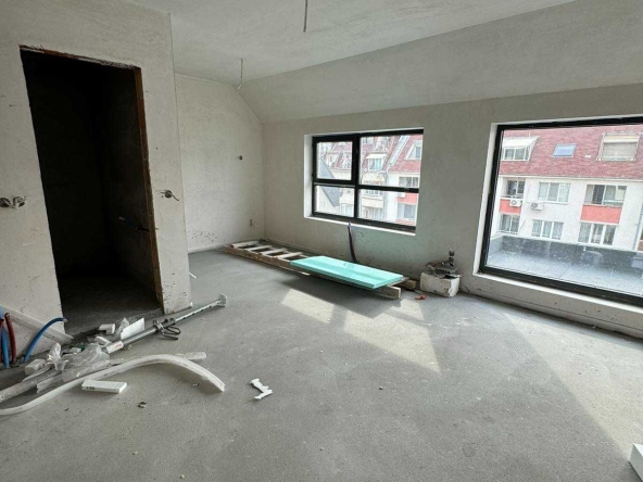 Двустаен апартамент в София, Център - 67 кв.м за 2389 €/кв.м - Снимка #1