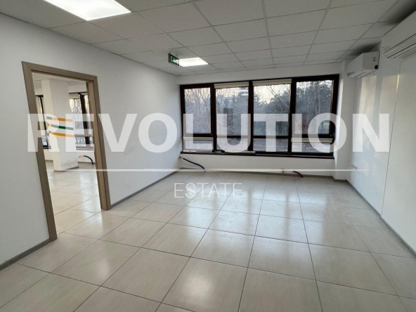 Дава се под наем Офис в Варна, Трошево - 120 кв.м за 897.6 € - Снимка #1