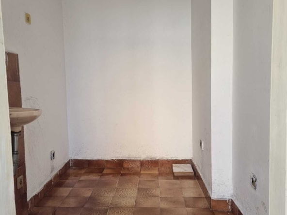 Дава се под наем Склад в София, Център - 4 кв.м за 99.45 € - Снимка #1