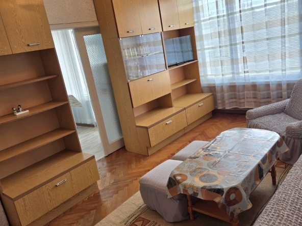 Дава се под наем Тристаен апартамент в Сливен, Надежда - 68 кв.м за 229.5 € - Снимка #1