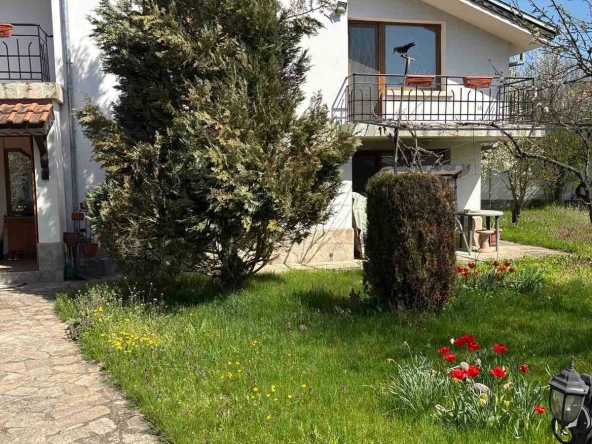 Къща в с. Средногорово, Област Стара Загора - 150 кв.м за 680 €/кв.м - Снимка #1