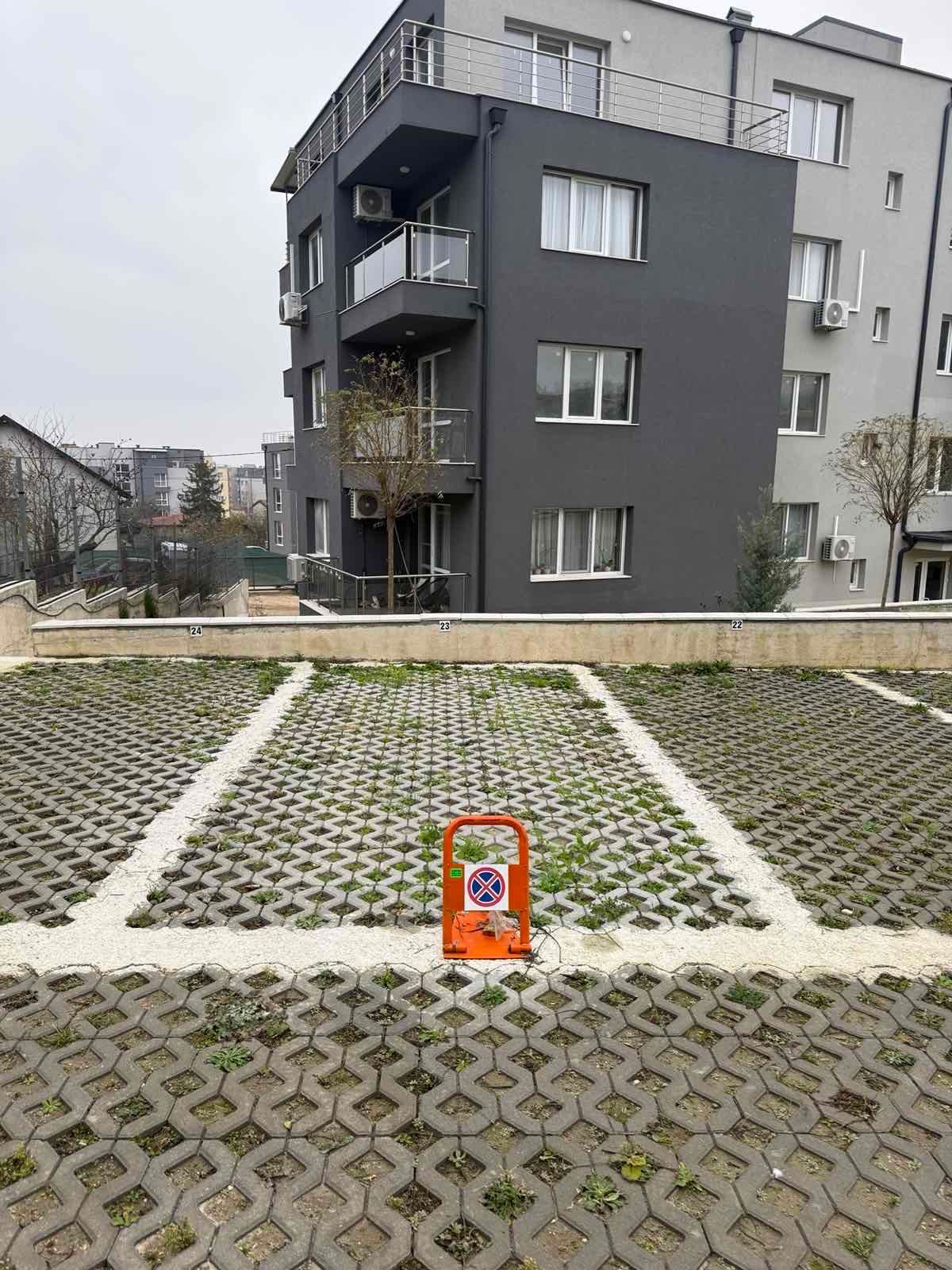 Гараж / Паркомясто в Варна, м-т Пчелина - 14 кв.м за 470 €/кв.м - Снимка #1