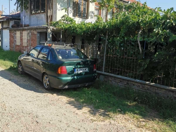 Къща в Бургас, Изгрев - 140 кв.м за 4 €/кв.м - Снимка #1