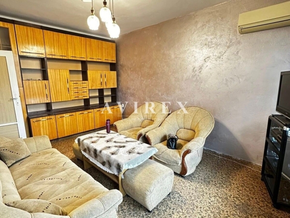 Дава се под наем Двустаен апартамент в Пловдив, Гагарин - 68 кв.м за 348.84 € - Снимка #1