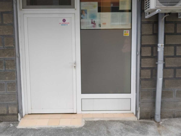 Дава се под наем Офис в Стара Загора, Аязмото - 30 кв.м за 348.84 € - Снимка #1