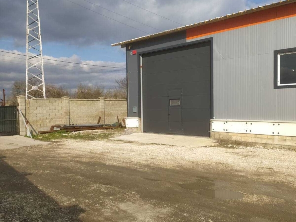 Промишлена сграда в с. Каменар, Област Варна - 310 кв.м за 2 €/кв.м - Снимка #1