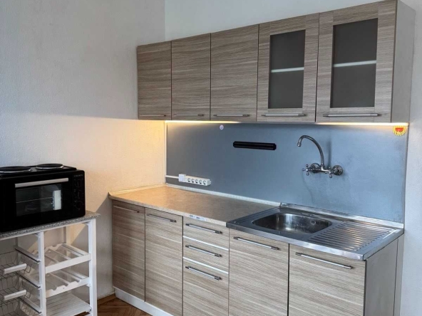 Дава се под наем Едностаен апартамент в София, Банишора - 42 кв.м за 398.82 € - Снимка #1