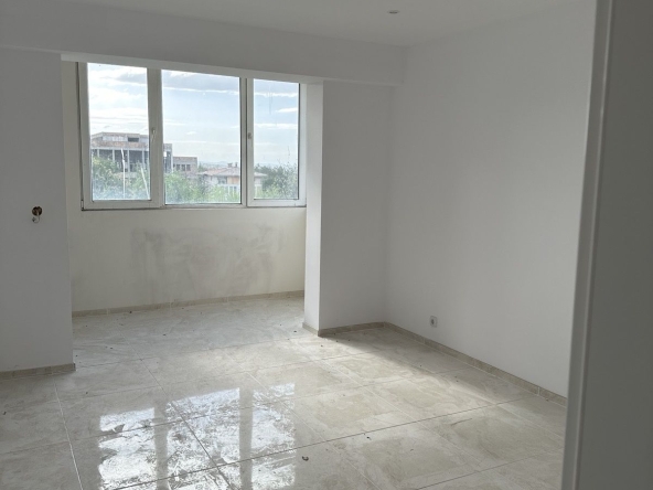 Тристаен апартамент в Горна Оряховица - 78 кв.м за 719 €/кв.м - Снимка #1