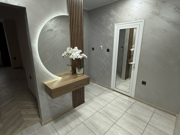 Двустаен апартамент в Плевен, Дружба 3 - 74 кв.м за 758 €/кв.м - Снимка #1