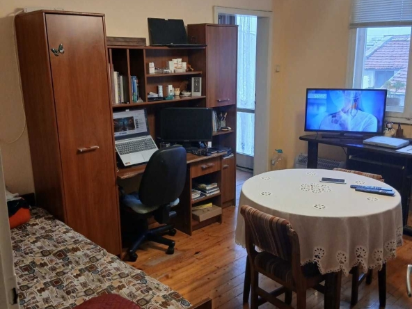 Четиристаен апартамент в Шумен, Пазара - 110 кв.м за 719 €/кв.м - Снимка #1