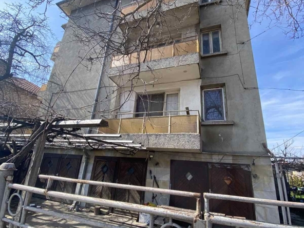 Етаж от къща в Мездра - 128 кв.м за 339 €/кв.м - Снимка #1