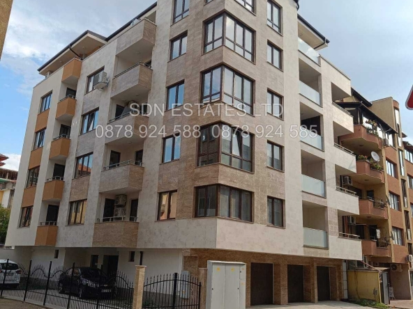 Тристаен апартамент в Казанлък - 101 кв.м за 1428 €/кв.м - Снимка #1