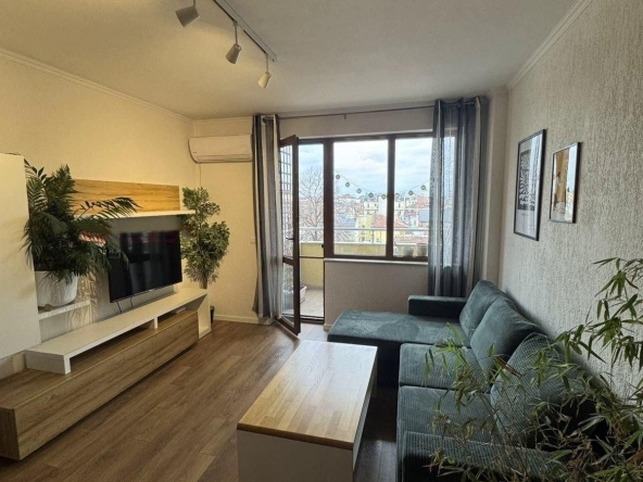 Дава се под наем Двустаен апартамент в София, Център - 60 кв.м за 598.23 € - Снимка #1