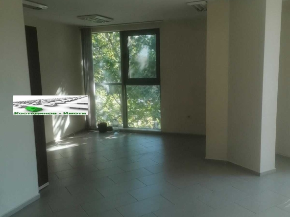 Дава се под наем Офис в Пловдив, Кючук Париж - 45 кв.м за 234.09 € - Снимка #1