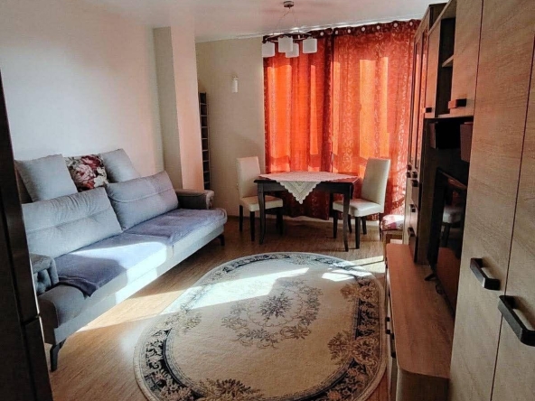Дава се под наем Двустаен апартамент в Варна, Център - 60 кв.м за 648.21 € - Снимка #1