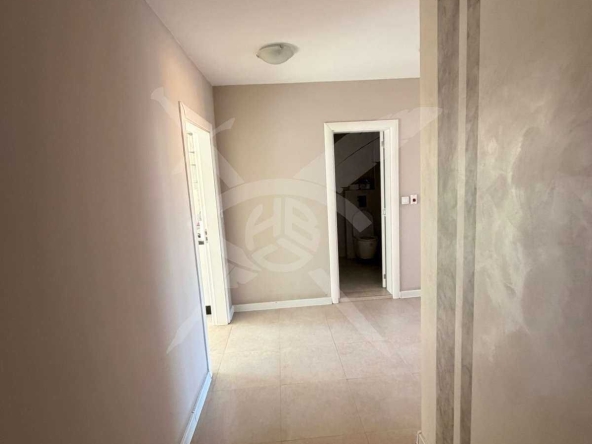 Дава се под наем Тристаен апартамент в Пловдив, Център - 90 кв.м за 418.71 € - Снимка #1