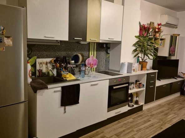 Дава се под наем Двустаен апартамент в София, Триъгълника - 61 кв.м за 420.75 € - Снимка #1