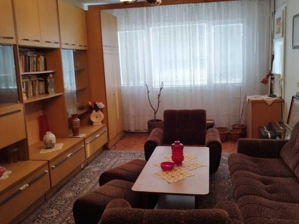 Тристаен апартамент в Плевен, Широк център - 95 кв.м за 725 €/кв.м - Снимка #1
