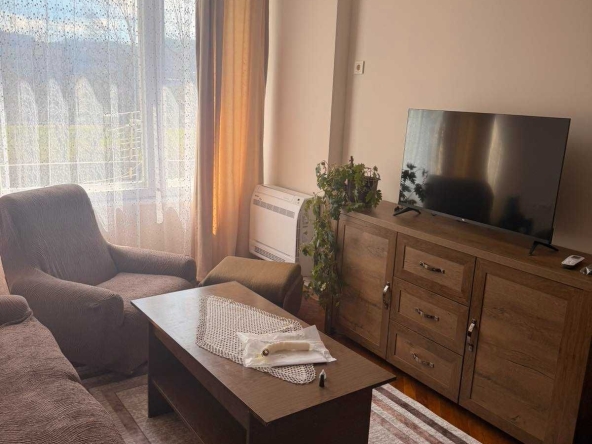 Дава се под наем Тристаен апартамент в Габрово, Център - 80 кв.м за 298.86 € - Снимка #1
