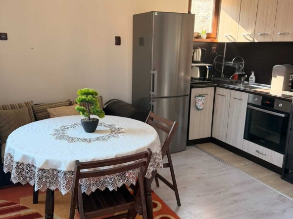 Дава се под наем Двустаен апартамент в Перник, Център - 65 кв.м за 398.82 € - Снимка #1