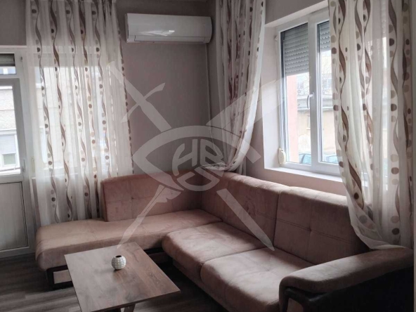 Дава се под наем Етаж от къща в Асеновград - 160 кв.м за 648.21 € - Снимка #1