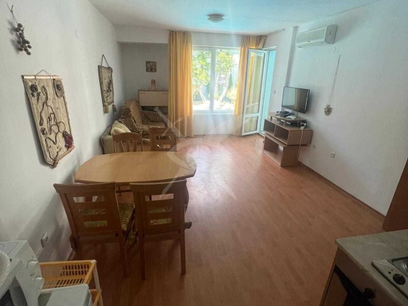 Двустаен апартамент в к.к. Слънчев бряг - 65 кв.м за 1077 €/кв.м - Снимка #1