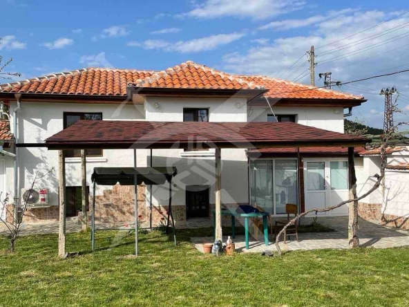 Къща в с. Песнопой, Област Пловдив - 140 кв.м за 948 €/кв.м - Снимка #1