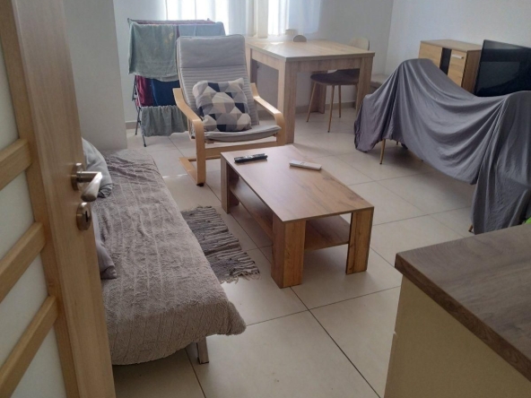 Дава се под наем Тристаен апартамент в София, Център - 80 кв.м за 698.19 € - Снимка #1