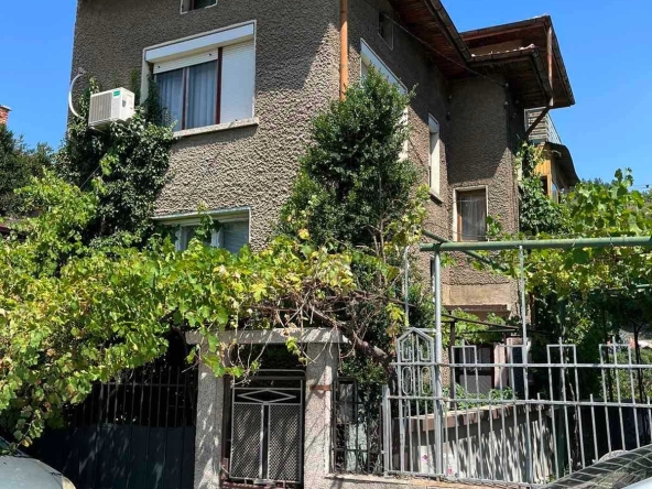 Къща в Дупница - 68 кв.м за 456 €/кв.м - Снимка #1