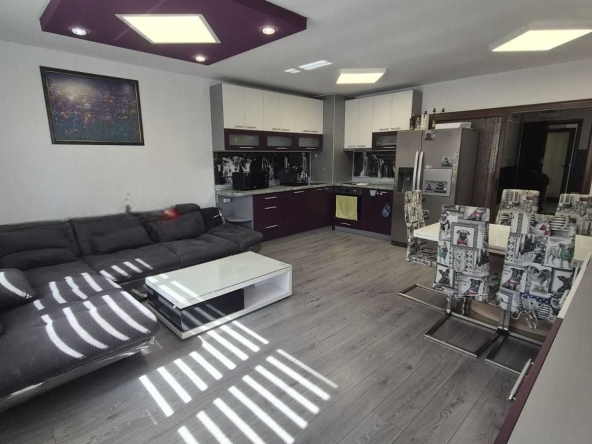 Дава се под наем Тристаен апартамент в София, Младост 3 - 80 кв.м за 977.16 € - Снимка #1