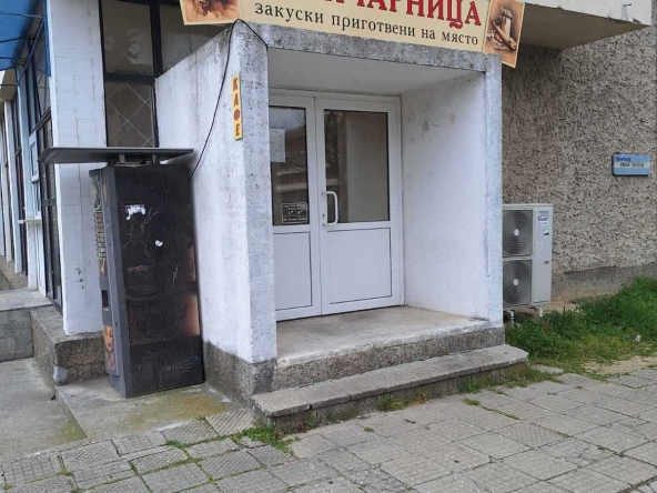 Дава се под наем Заведение в Хисаря - 117 кв.м за 947.58 € - Снимка #1