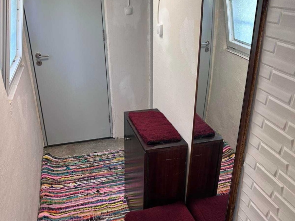 Дава се под наем Къща в Варна, Базар Левски - 40 кв.м за 298.86 € - Снимка #1