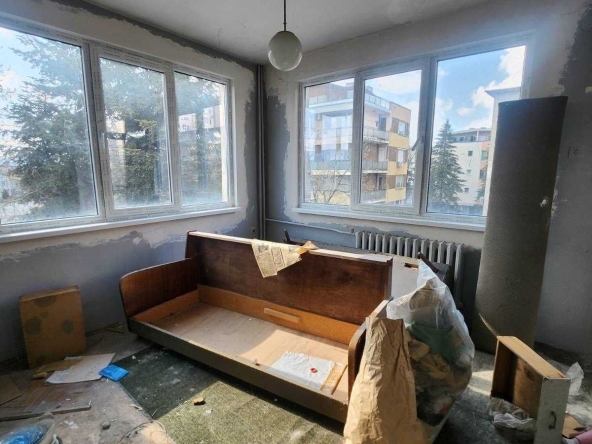 Четиристаен апартамент в Търговище, Център - 140 кв.м за 547 €/кв.м - Снимка #1