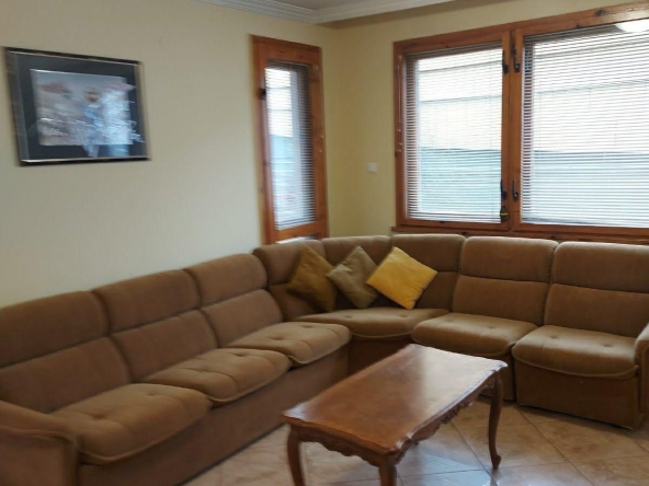 Дава се под наем Офис в София, Оборище - 146 кв.м за 1076.1 € - Снимка #1