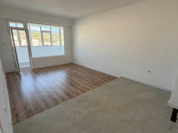 Тристаен апартамент в Благоевград, Ален мак - 60 кв.м за 723 €/кв.м - Снимка #1