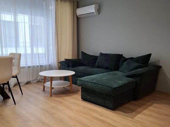 Дава се под наем Четиристаен апартамент в София, Кръстова вада - 125 кв.м за 1296.42 € - Снимка #1