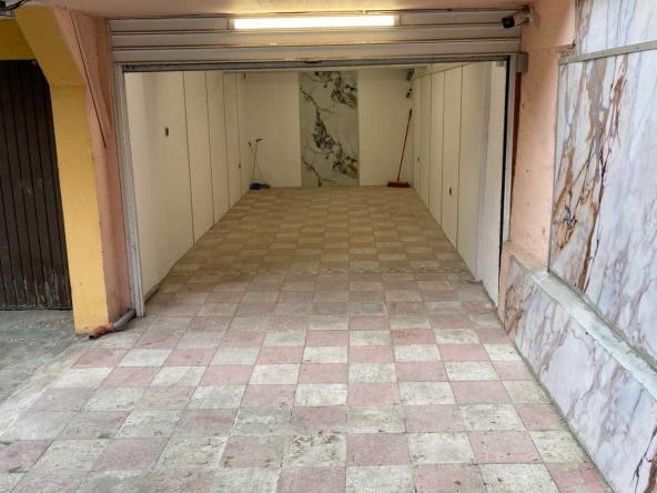 Дава се под наем Гараж / Паркомясто в Варна, Лятно кино Тракия - 22 кв.м за 169.32 € - Снимка #1