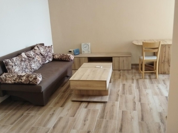 Дава се под наем Тристаен апартамент в Пловдив, Остромила - 100 кв.м за 500 € - Снимка #1