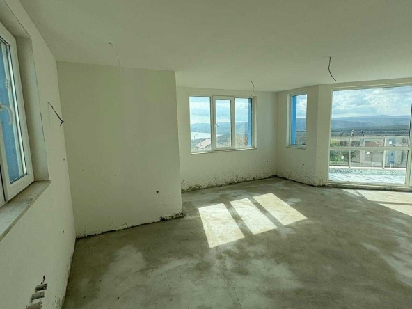 Двустаен апартамент в Бяла - 80 кв.м за 663 €/кв.м - Снимка #1