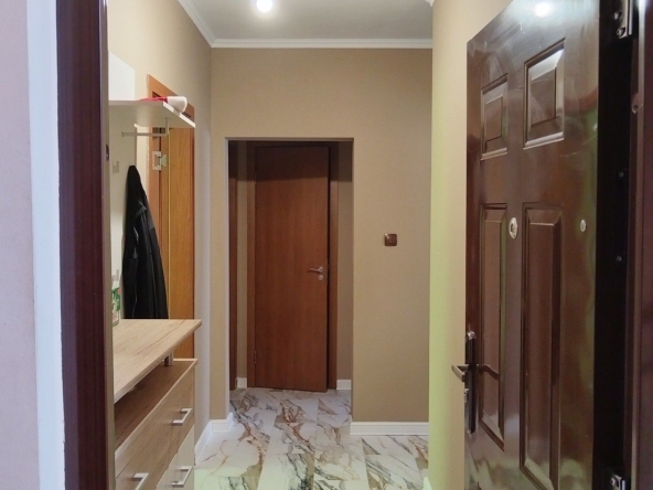 Тристаен апартамент в Перник, Тева - 101 кв.м за 1372 €/кв.м - Снимка #1