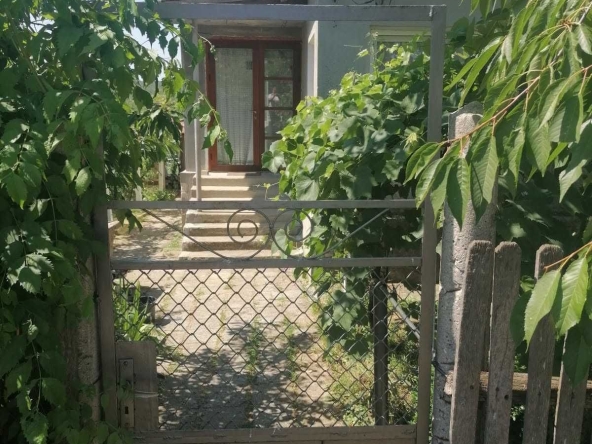 Дава се под наем Къща в Бургас, Възраждане - 100 кв.м за 298.86 € - Снимка #1