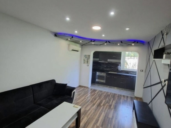 Дава се под наем Двустаен апартамент в Пловдив, Тракия - 60 кв.м за 359.04 € - Снимка #1